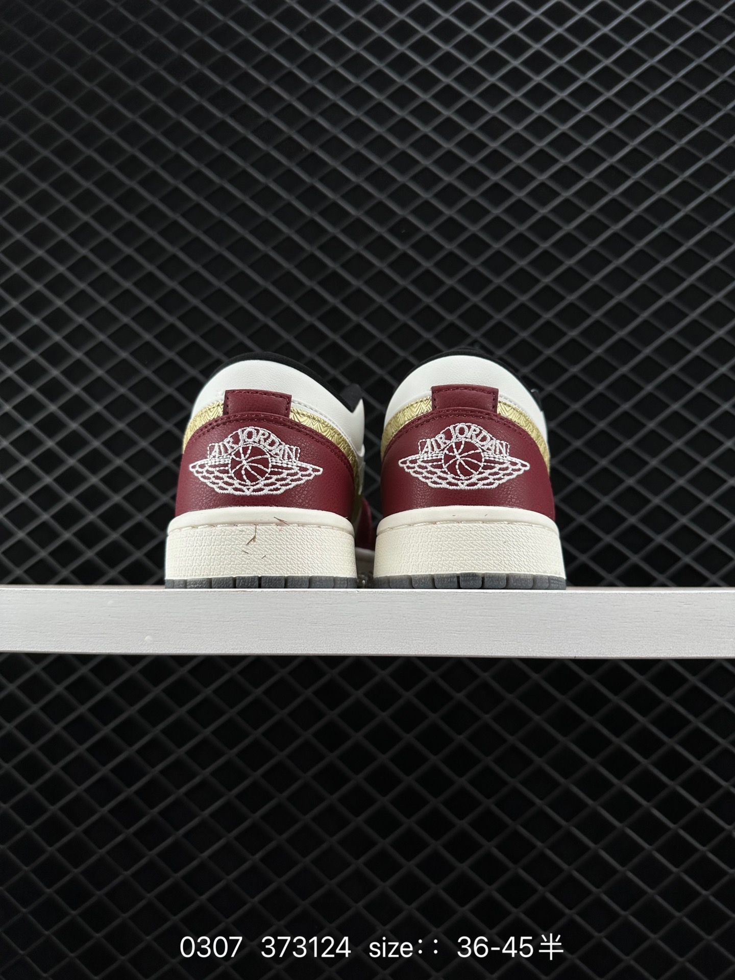 Jordan 1 Low ”Year of the Dragon“